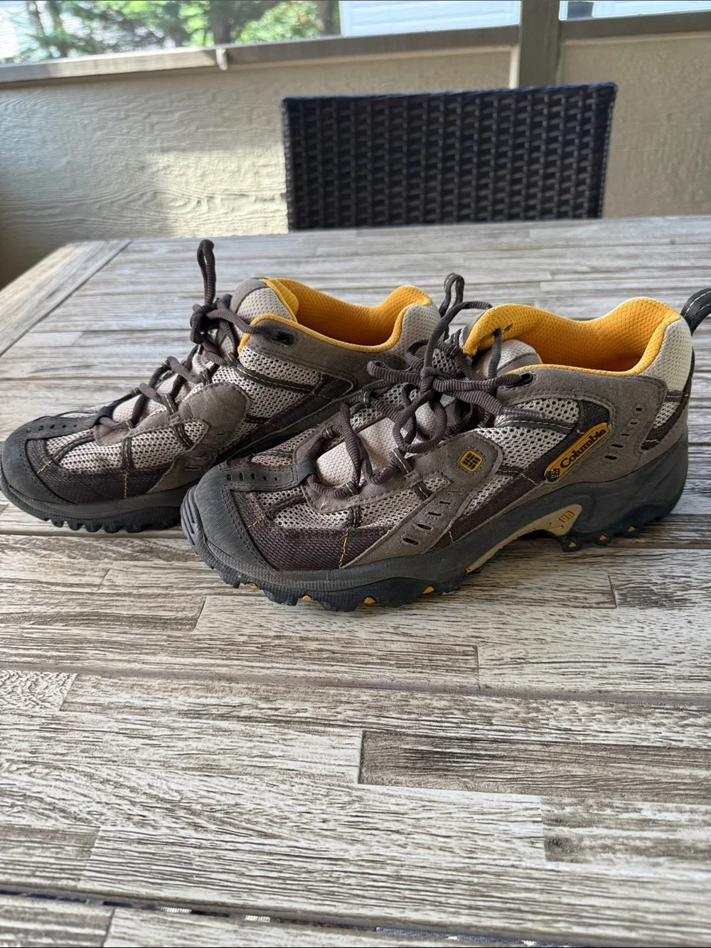 Columbia Men's Gray and Yellow Hiking Sneakers minor wear SMOKE FREE HOME